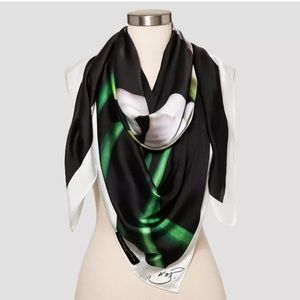Limited Collectible 💝Victoria Beckham scarf